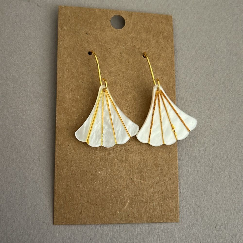 Ginkgo earrings A1333 - Picture 2 of 2